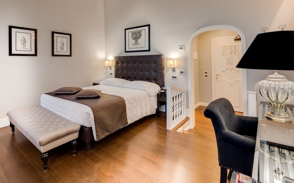 Roma Hotel 44/89