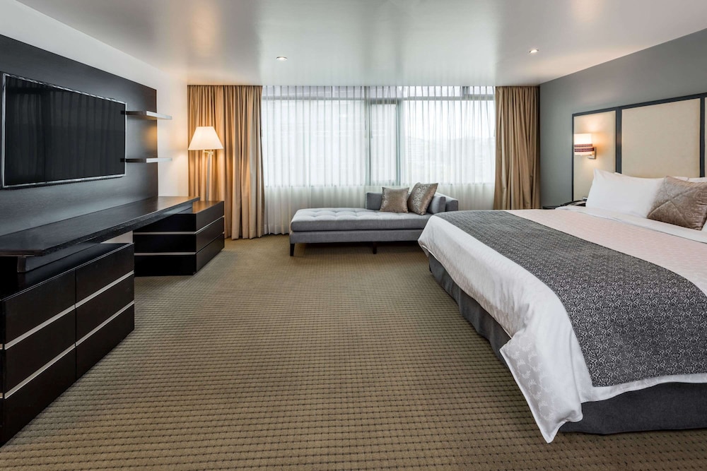 Wyndham Garden Quito 11/80