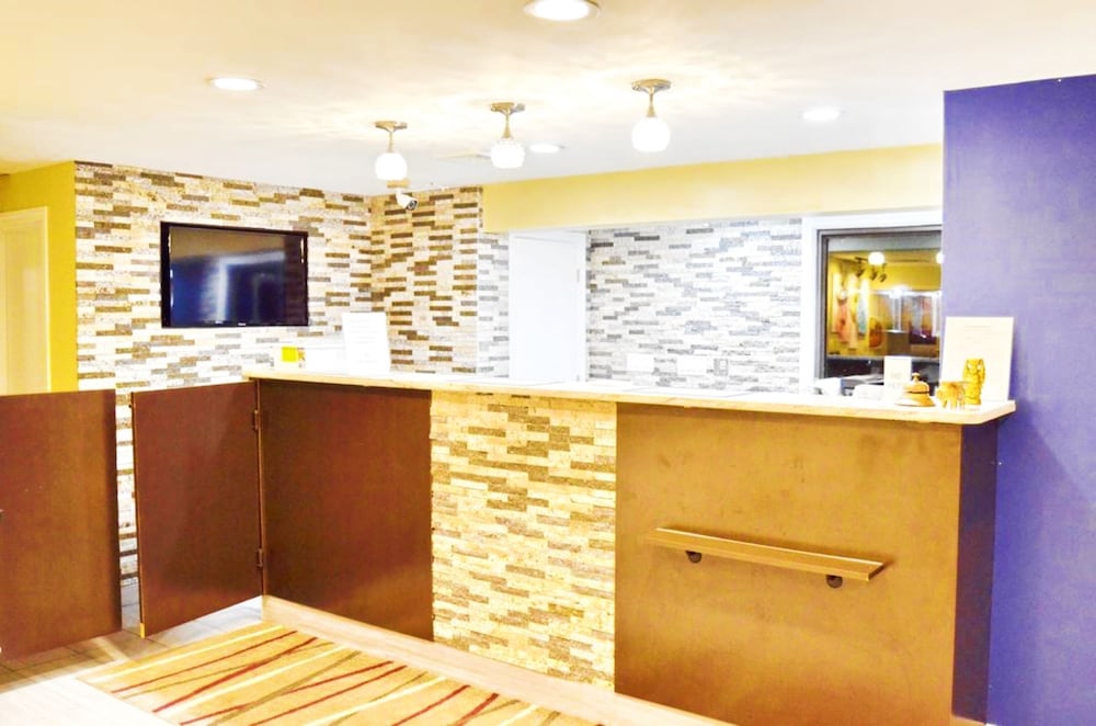 Flagship Inn And Suites 6/34