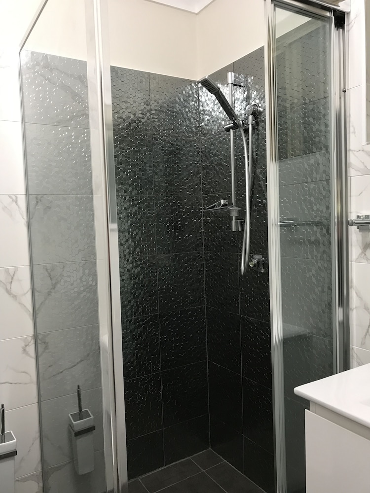 MOLLYMOOK PARADISE HAVEN MOTEL 18/39