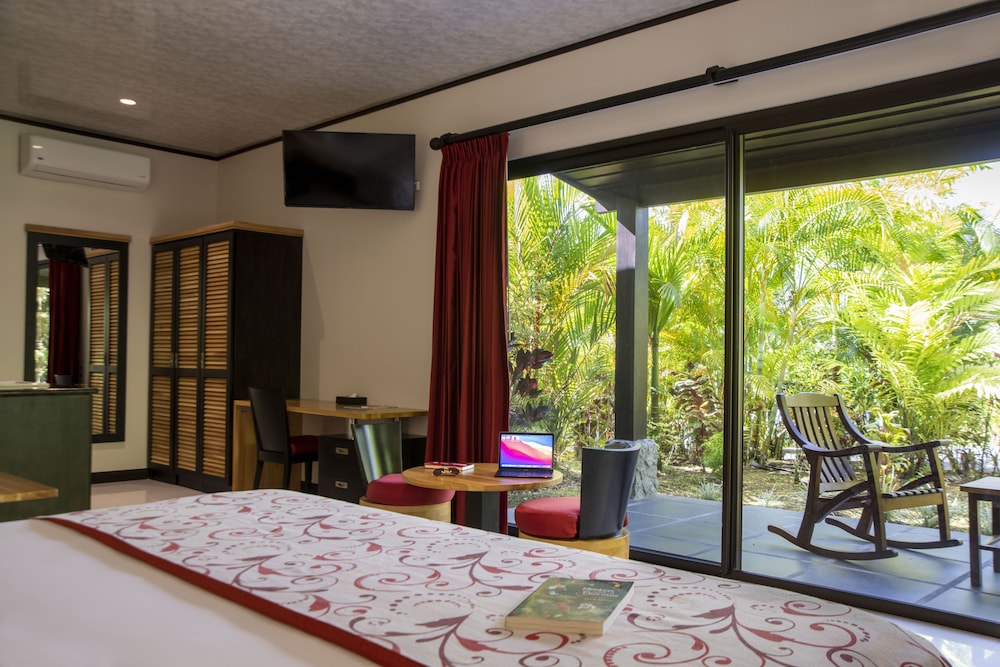 Premium, King Bed, Arenal Manoa And Hot Springs 3/7