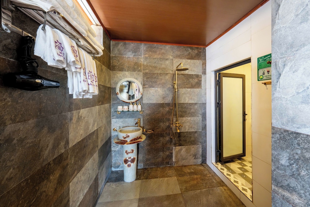 Sapana Mountain Retreat 49/50