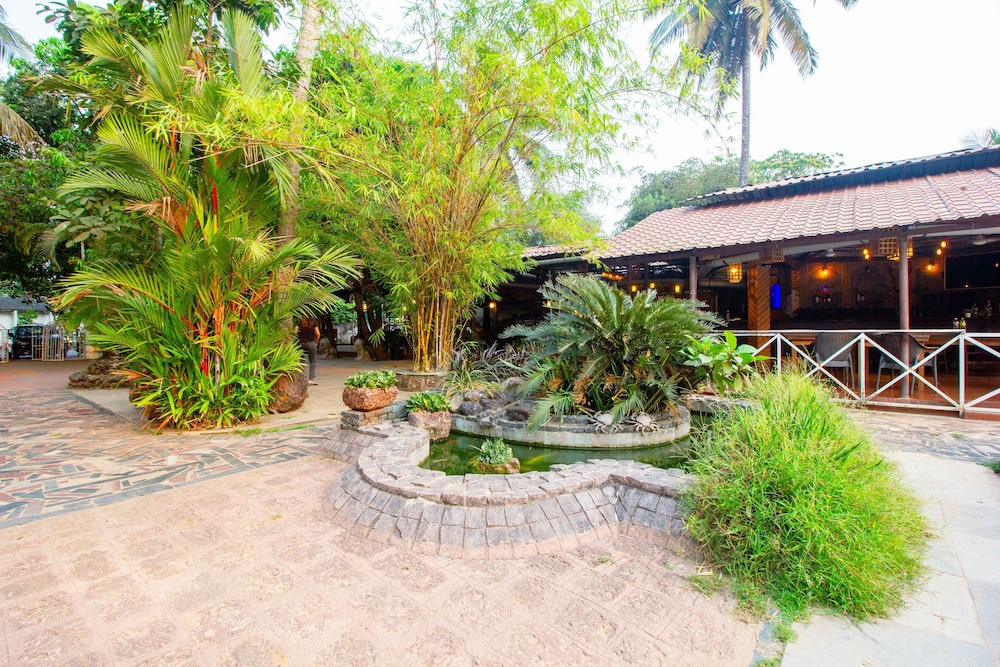 Oyo 4977 Kristal Sands Beach Resort 72/78