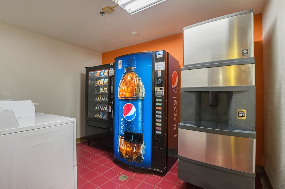 Motel6 Waterloo, IA - Crossroads Mall - Cedar Falls 39/49