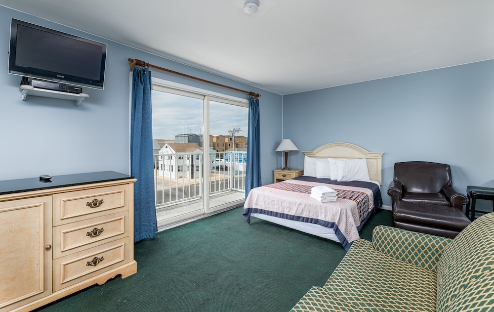Hotel Charlee Villas By The Beach 12/62