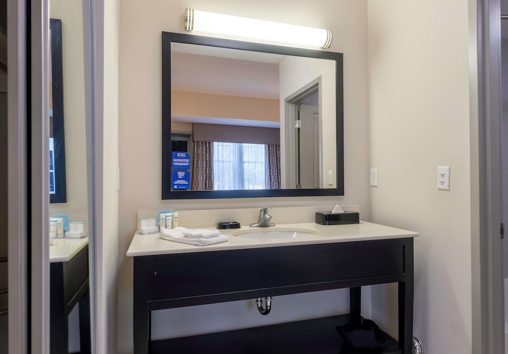 Hampton Inn And Suites Dupont 5/46
