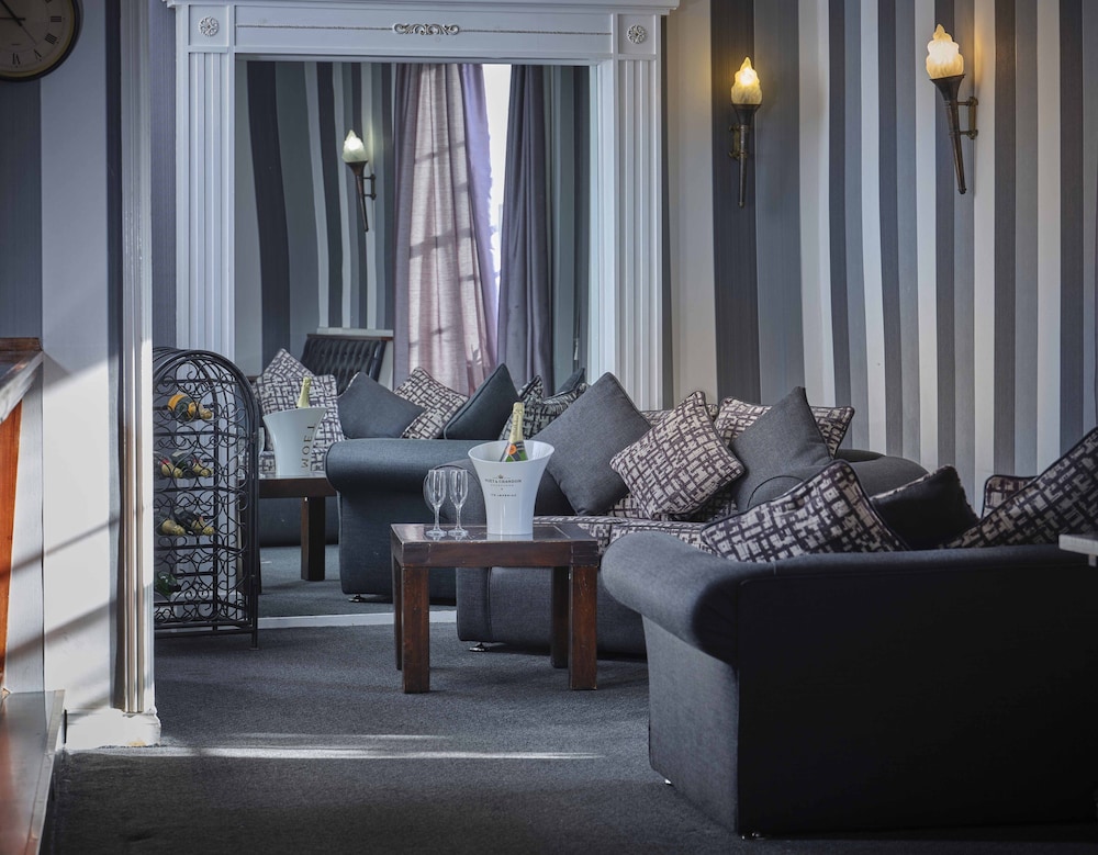 Royal Beacon Hotel 25/45