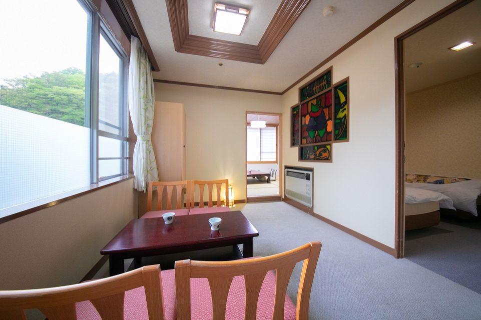 Semi Western, Style, Standard, No View, Main Building