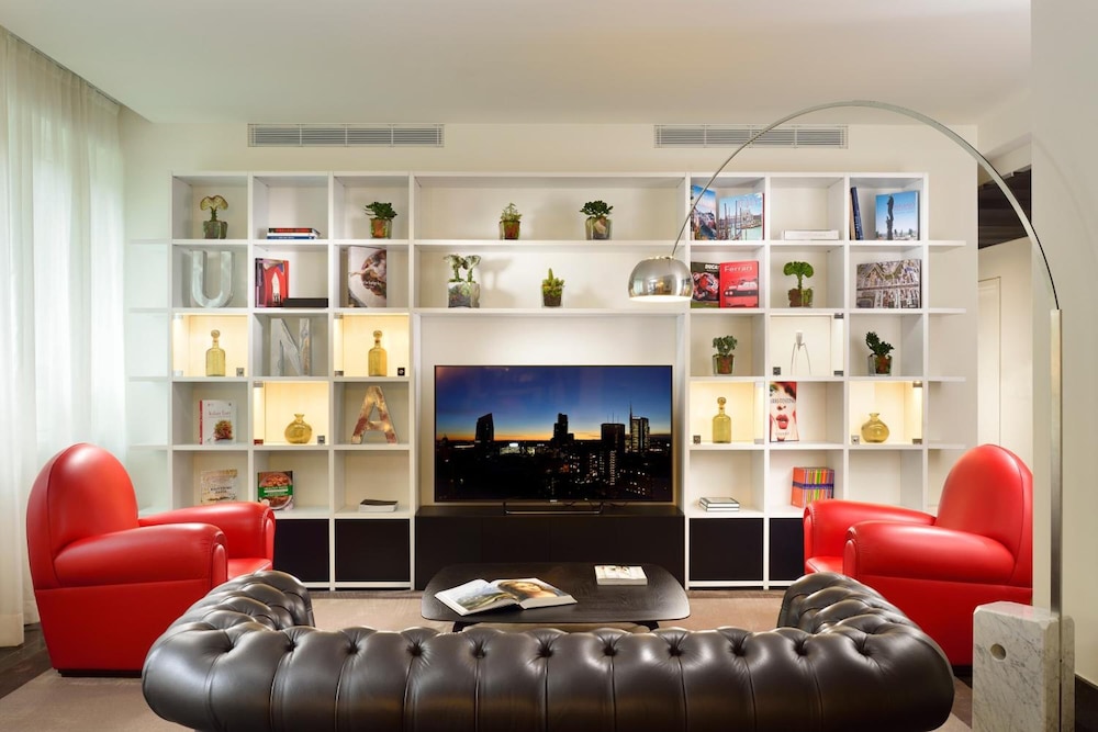 Unahotels Century Milan 49/50