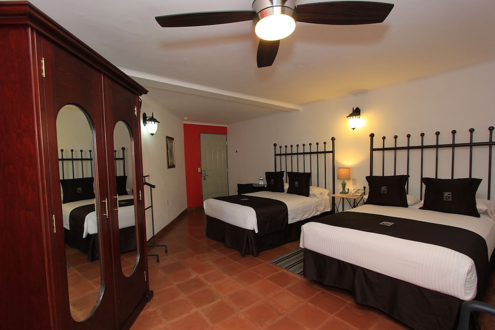 Hotel Real de Leyendas 25/41