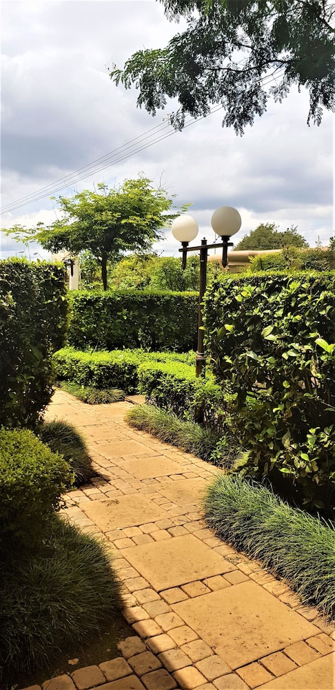 Constantia Manor Guesthouse 71/77