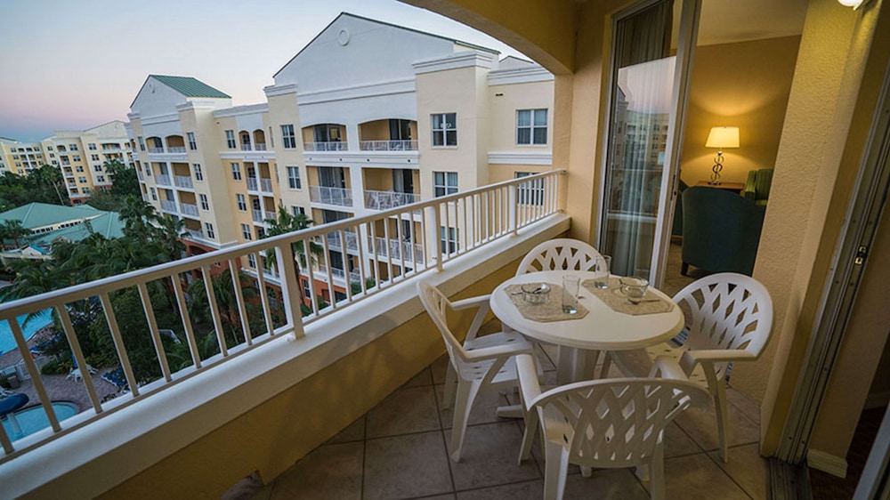 Vacation Village At Weston 54/81