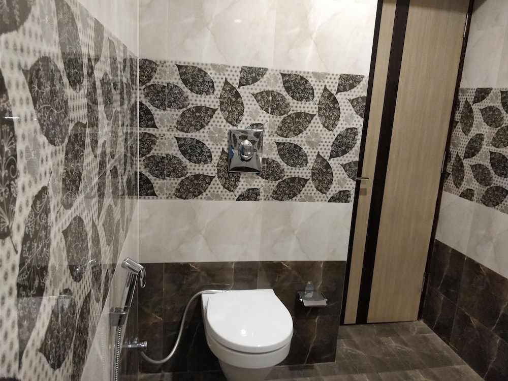 Central Hotel 35/62
