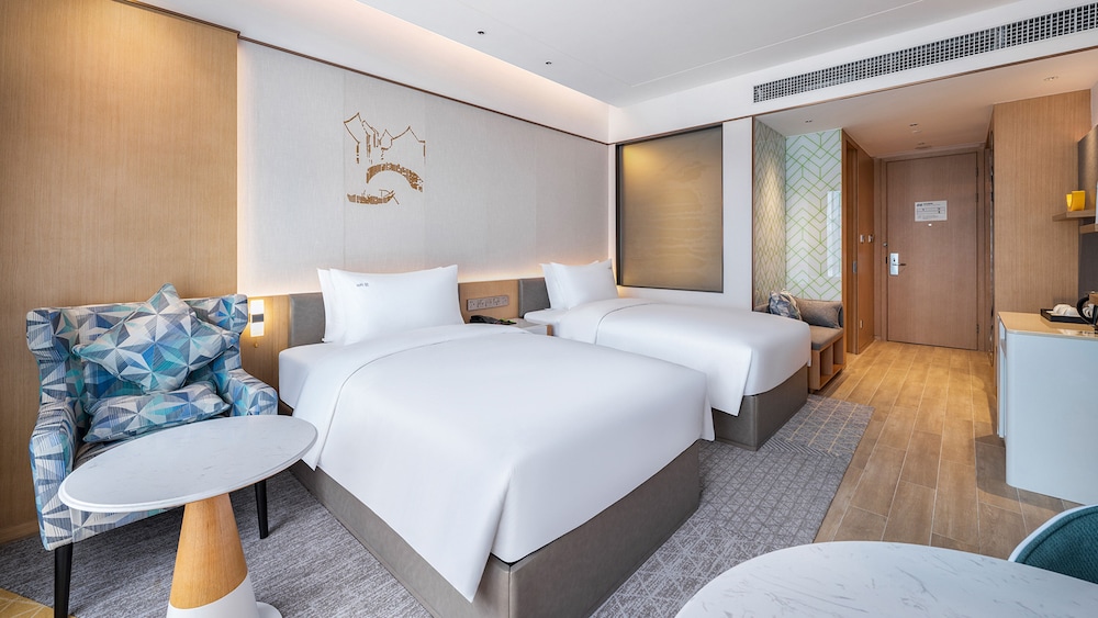 HOLIDAY INN Tongren Wanshan 19/48
