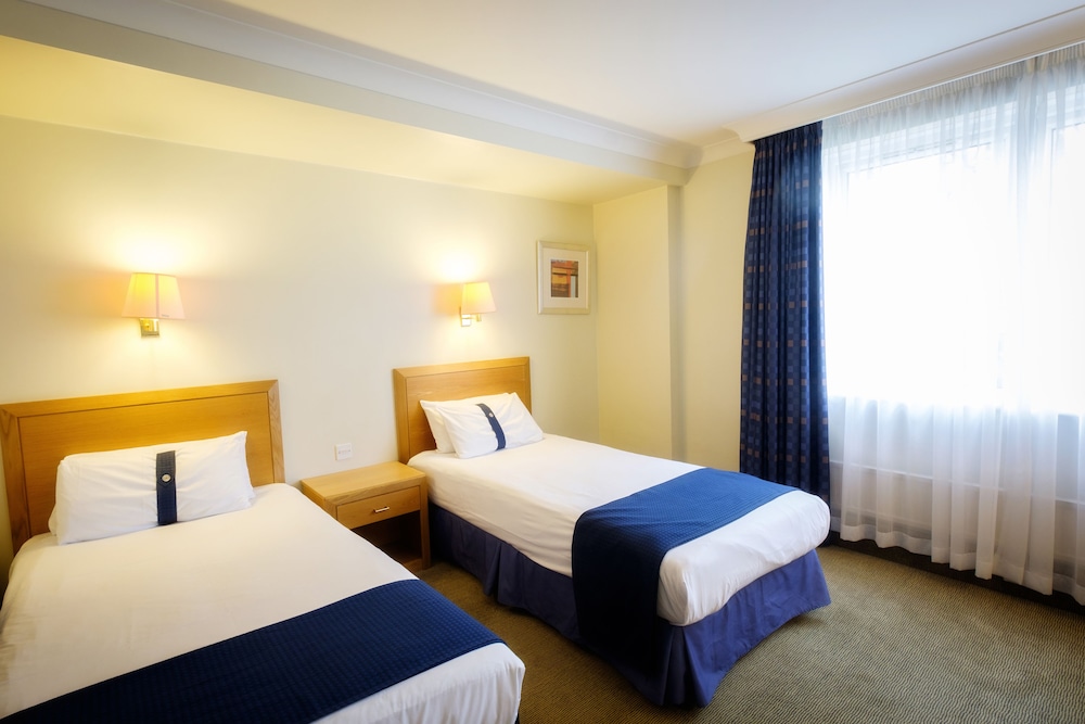 Holiday Inn Southampton-Eastleigh M3, jct13 14/72