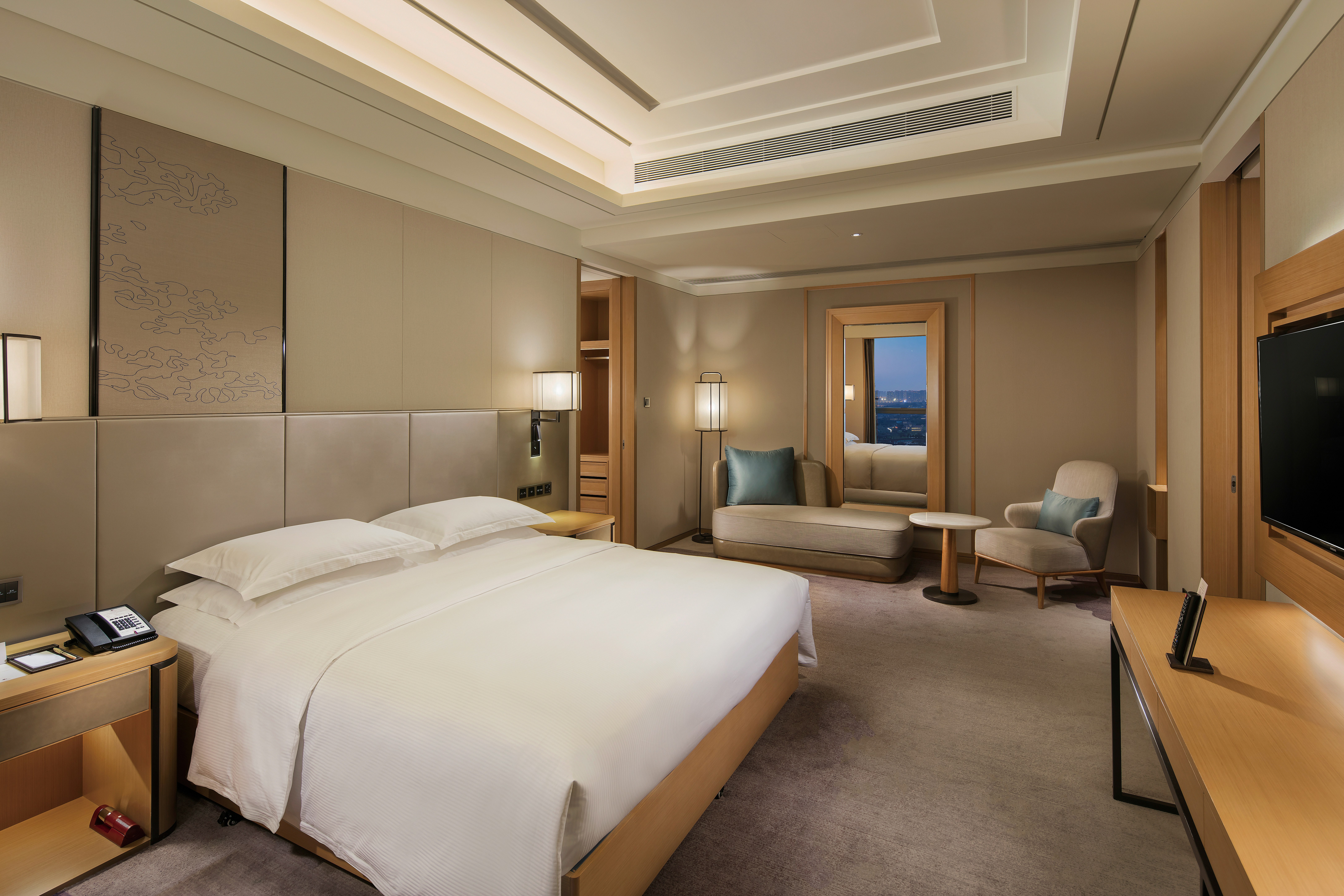 1 BEDROOM, DELUXE, SUITE, KING BED