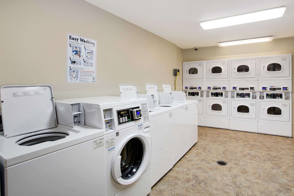 WoodSpring Suites Chesapeake-Norfolk Greenbrier 42/50