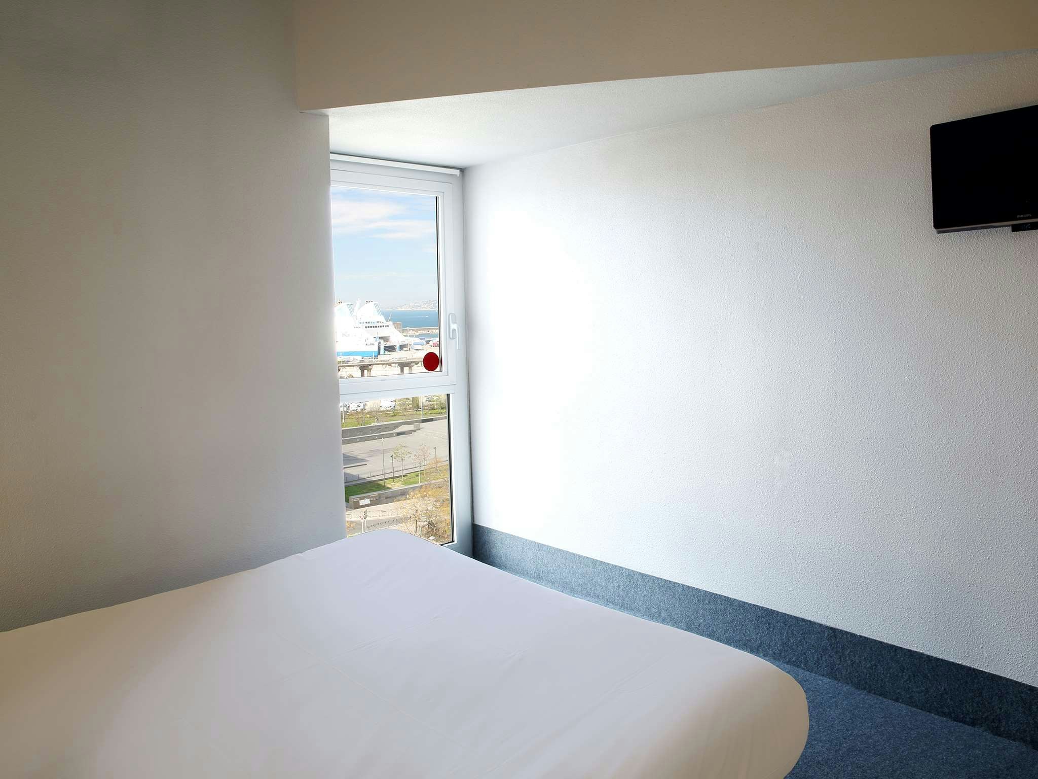B&B Hotel Marseille Euromed 7/11
