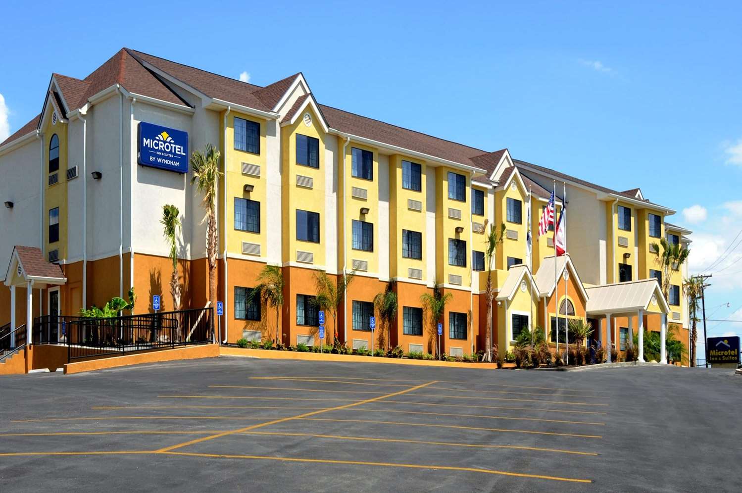 Microtel Inn & Suites by Wyndham New Braunfels 2/38