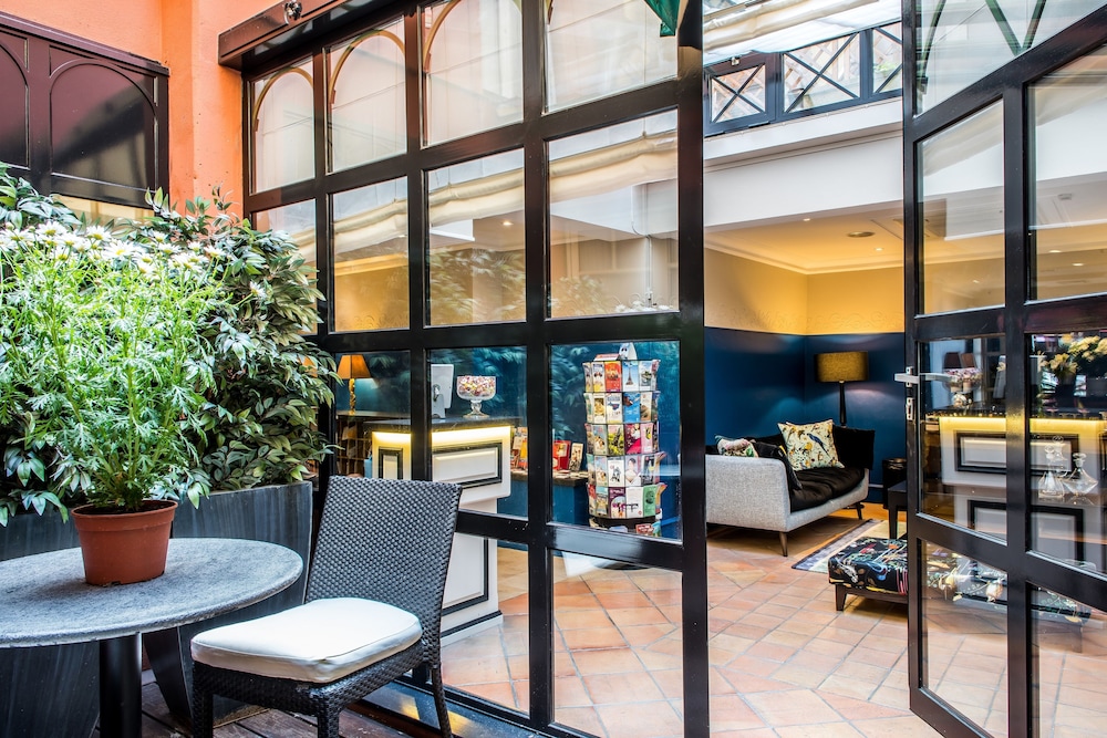 Hotel Jardin Le Brea 65/76