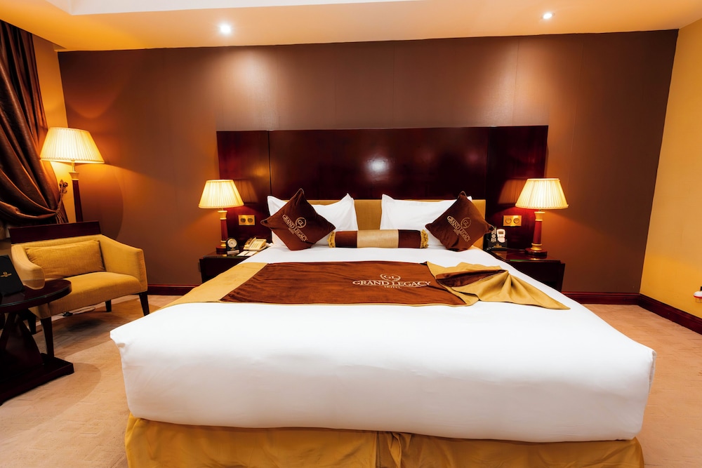 Superior, King Bed 2/4