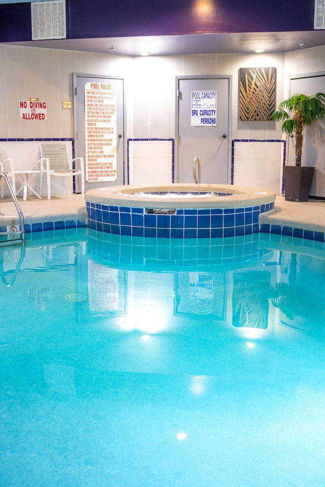 Best Western Plus Richmond Hill Inn 1/53