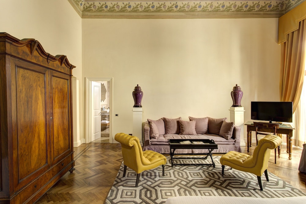 Grand Hotel Cavour 49/76