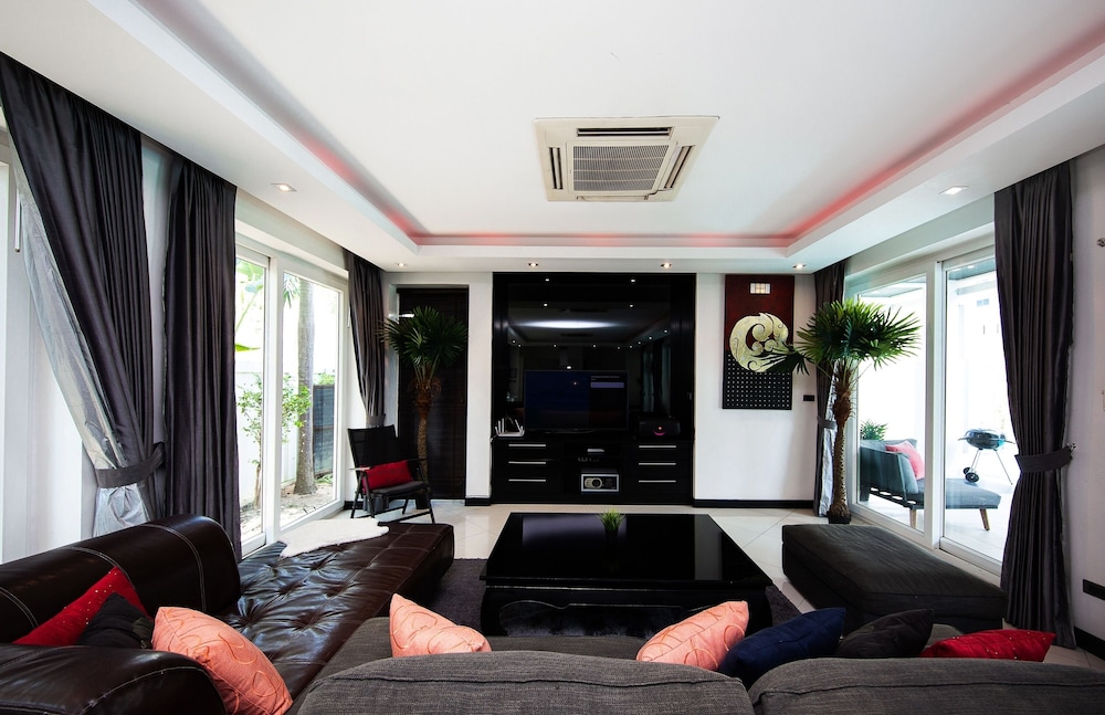 Hollywood Jomtien Beach 60/78