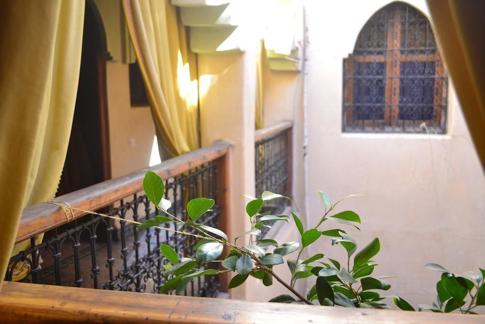 Hotel Riad Belleville 31/34