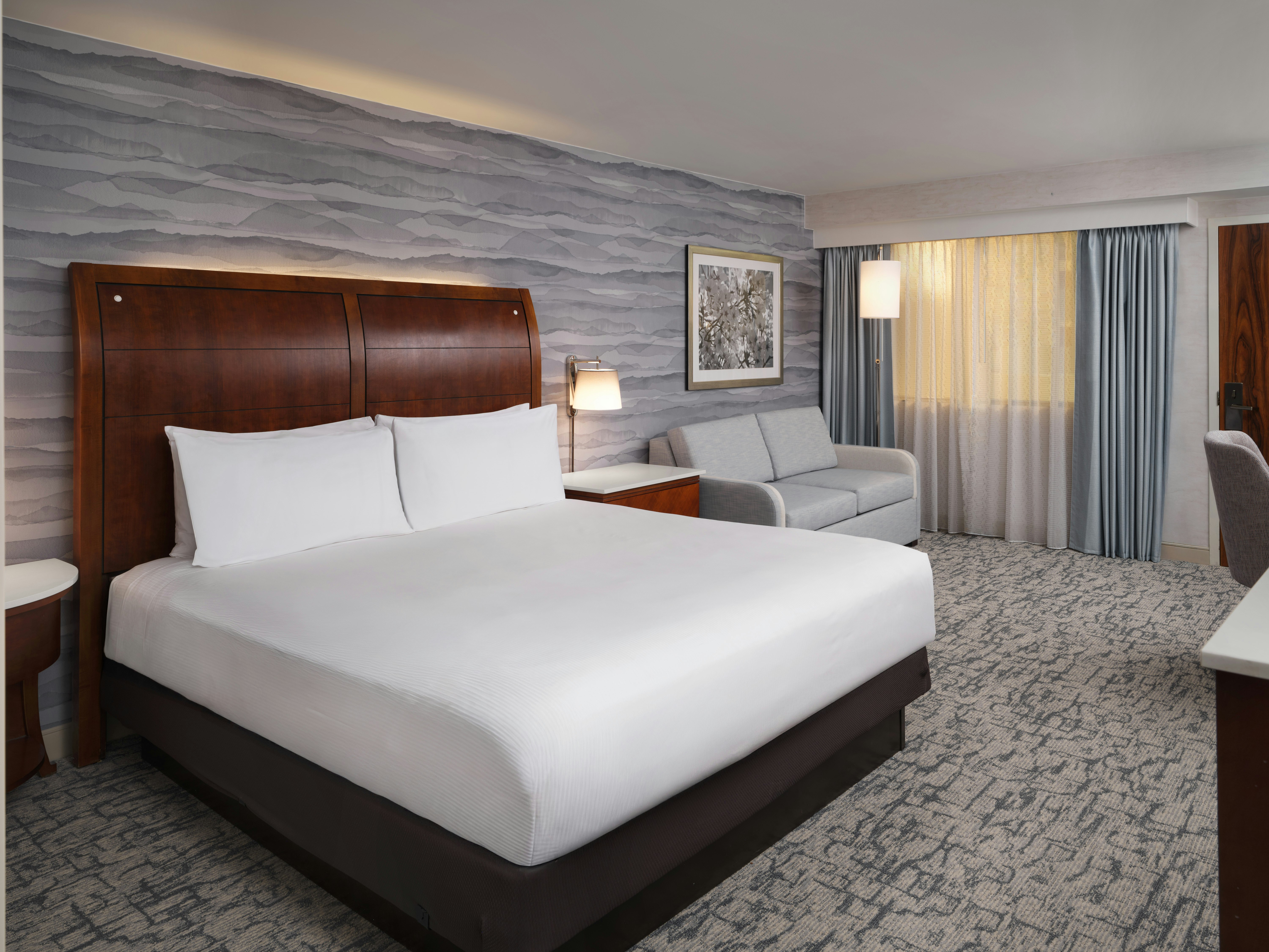 Room, King Bed, Atrium View