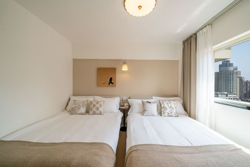 Book and Bed-People's Square 13/46