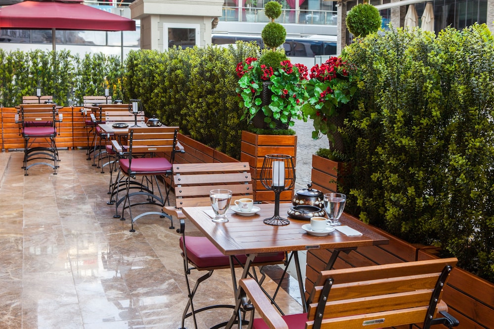 Ferman Hilal Hotel 54/63
