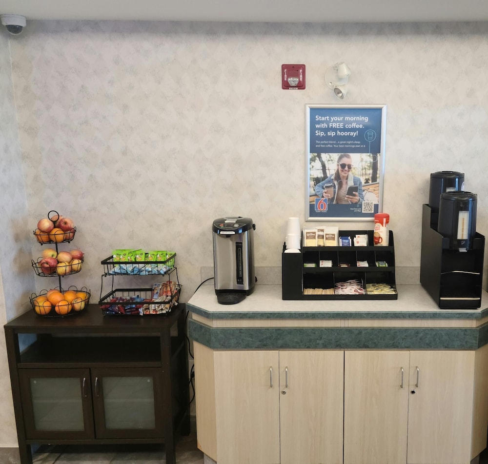 Motel6 Grande Prairie, AB 18/65
