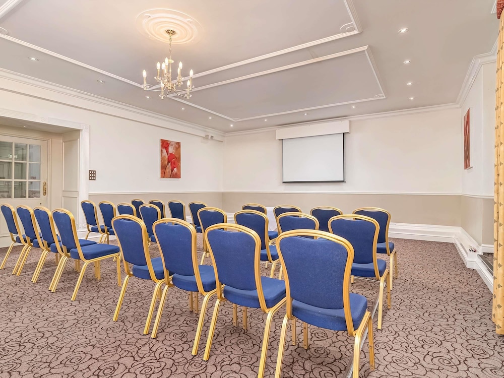 Mercure Salisbury White Hart Hotel 61/71
