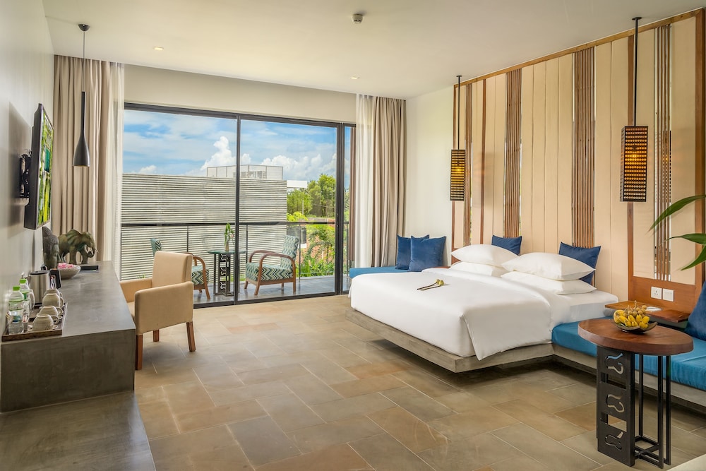 RESIDENCE, SUITE, POOL VIEW