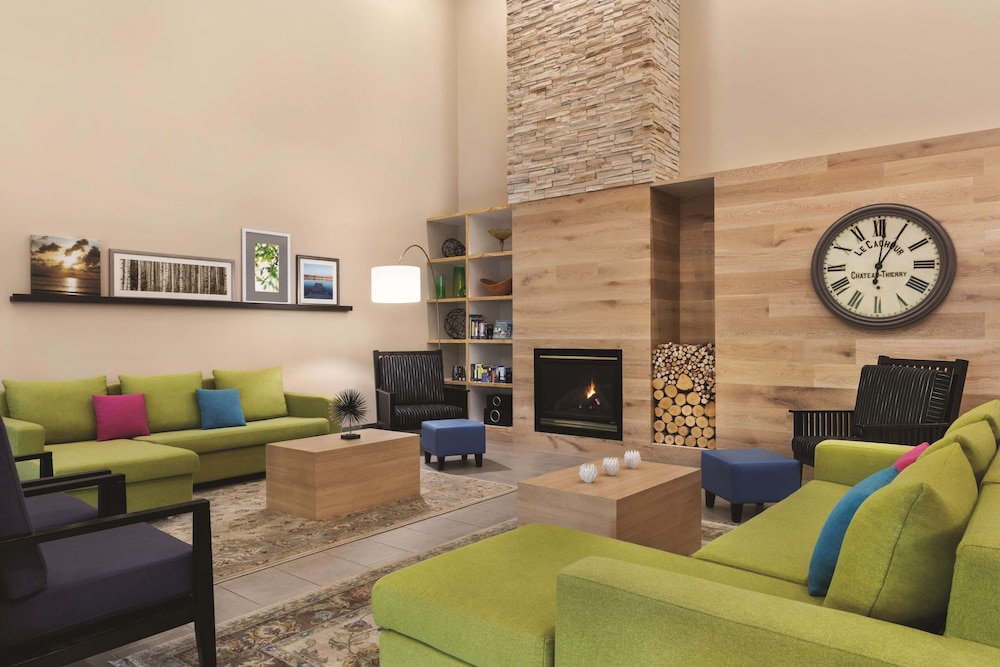 Country Inn and Suites By Radisson, Hagerstown, MD 26/39