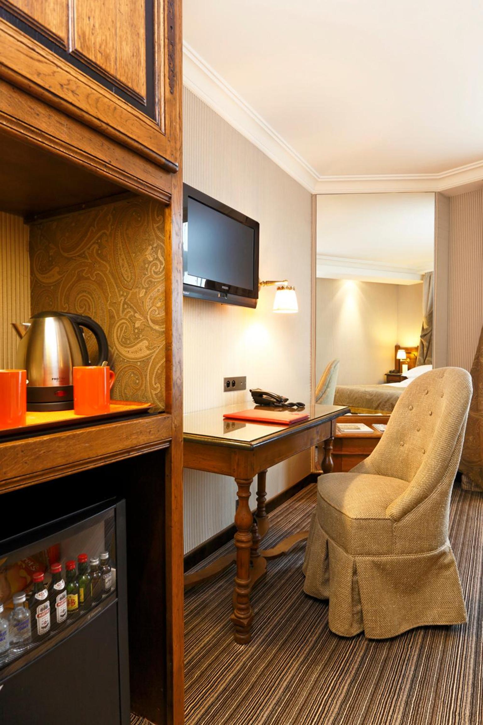 Hotel Au Manoir Saint Germain Des Pres 46/62