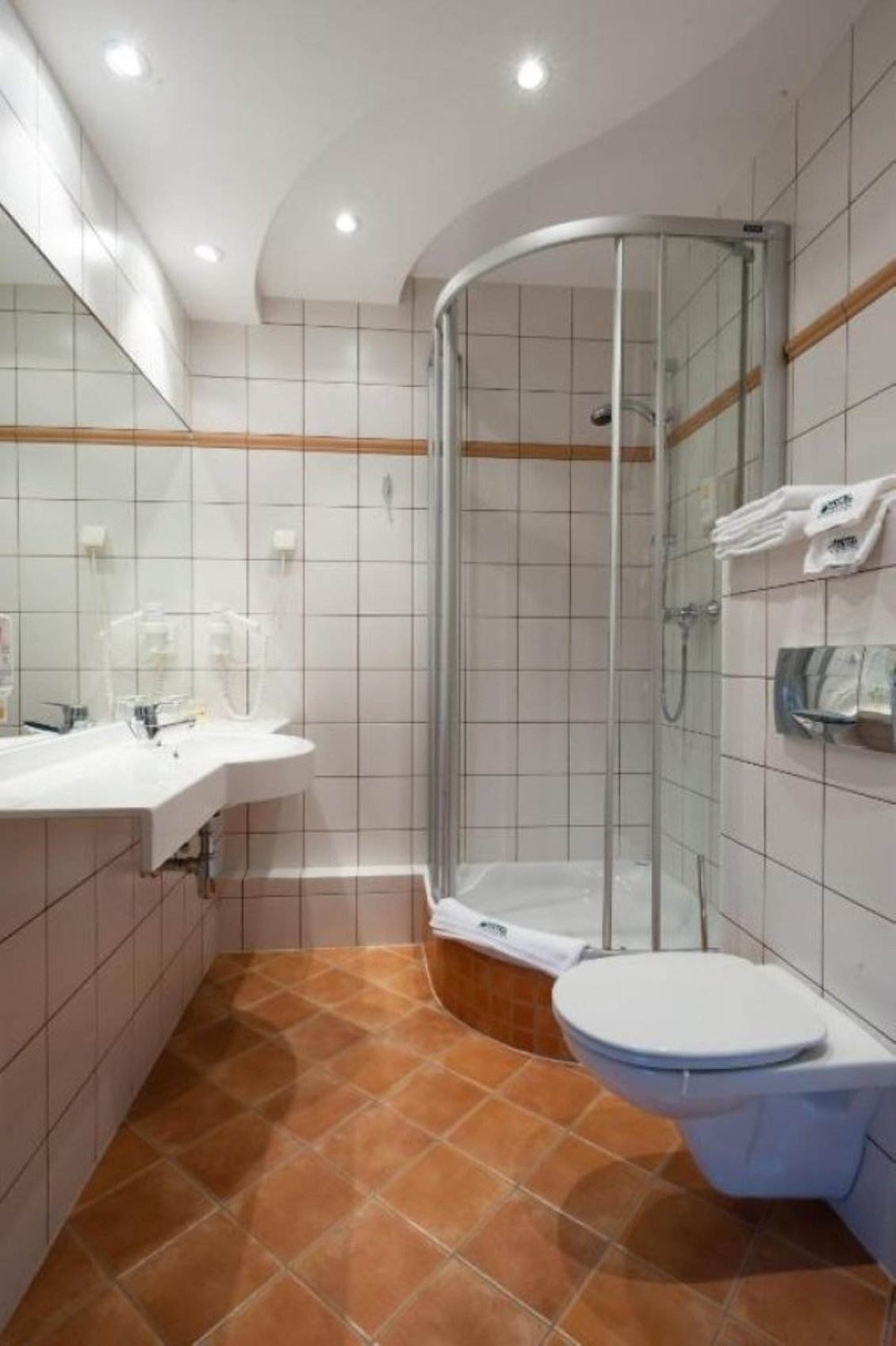 HOTEL PARTNER 25/25