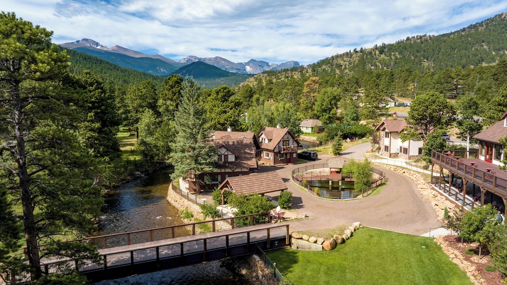 The Landing at Estes Park - Riverside Retreat 72/77