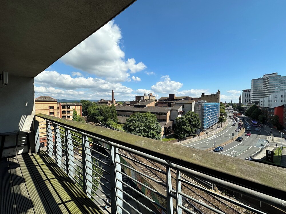 The Cardiff Apartment 16/21