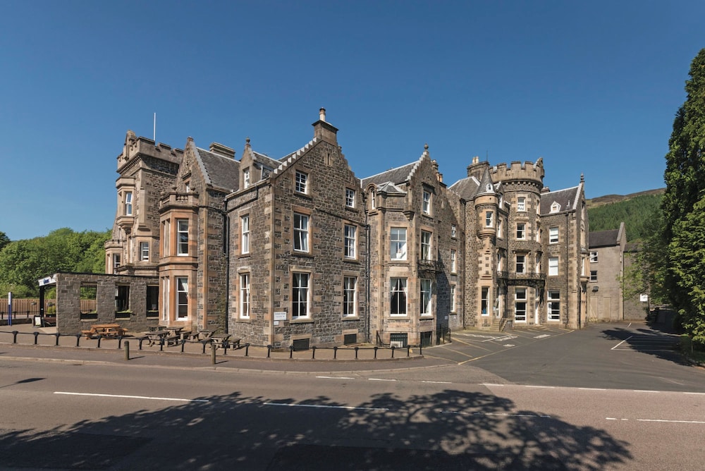 Tarbet Hotel 41/58