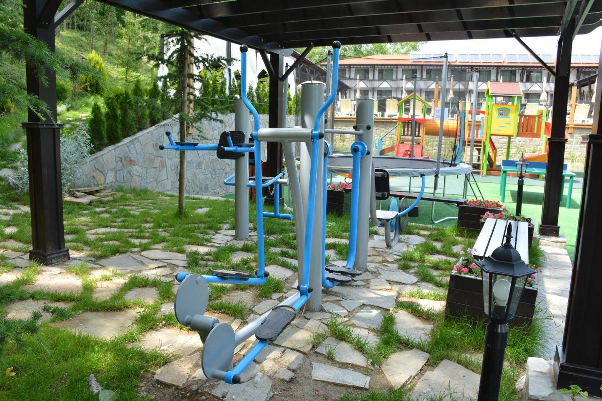 Park Hotel Asenevtsi 42/50