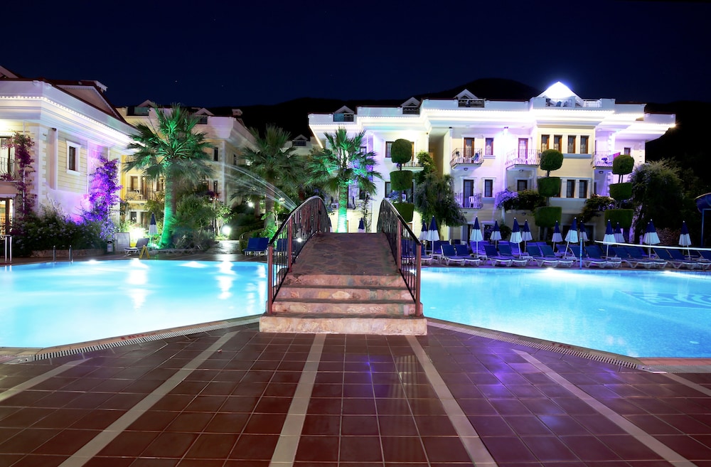 Yel Holiday Resort 12/50
