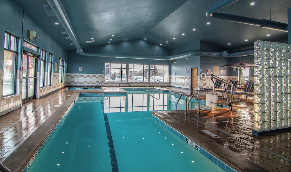 Holiday Inn Express Hotel & Suites Kalispell 40/77