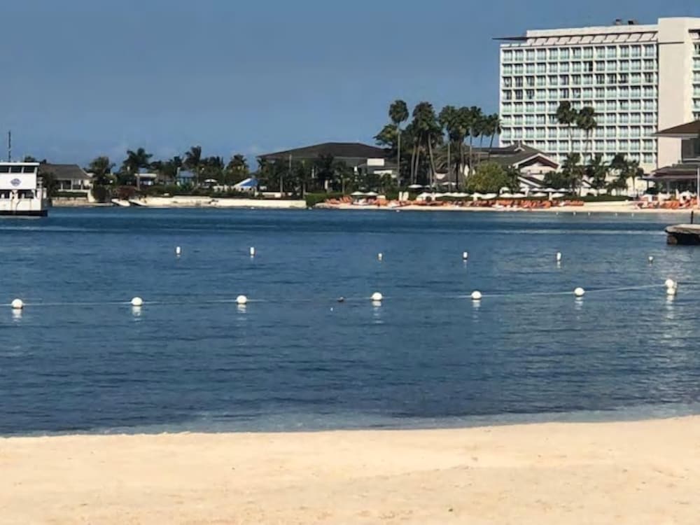 Fisherman's Point Resort 49/50