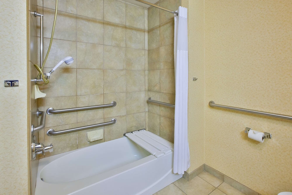 Hampton Inn Pittsburgh Area-Beaver Valley-Ctr Township 11/33