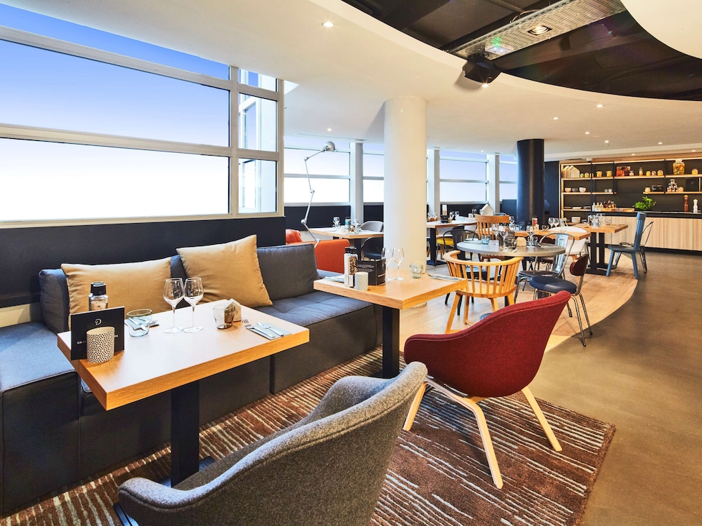 Radisson Hotel Paris Le Bourget 41/51