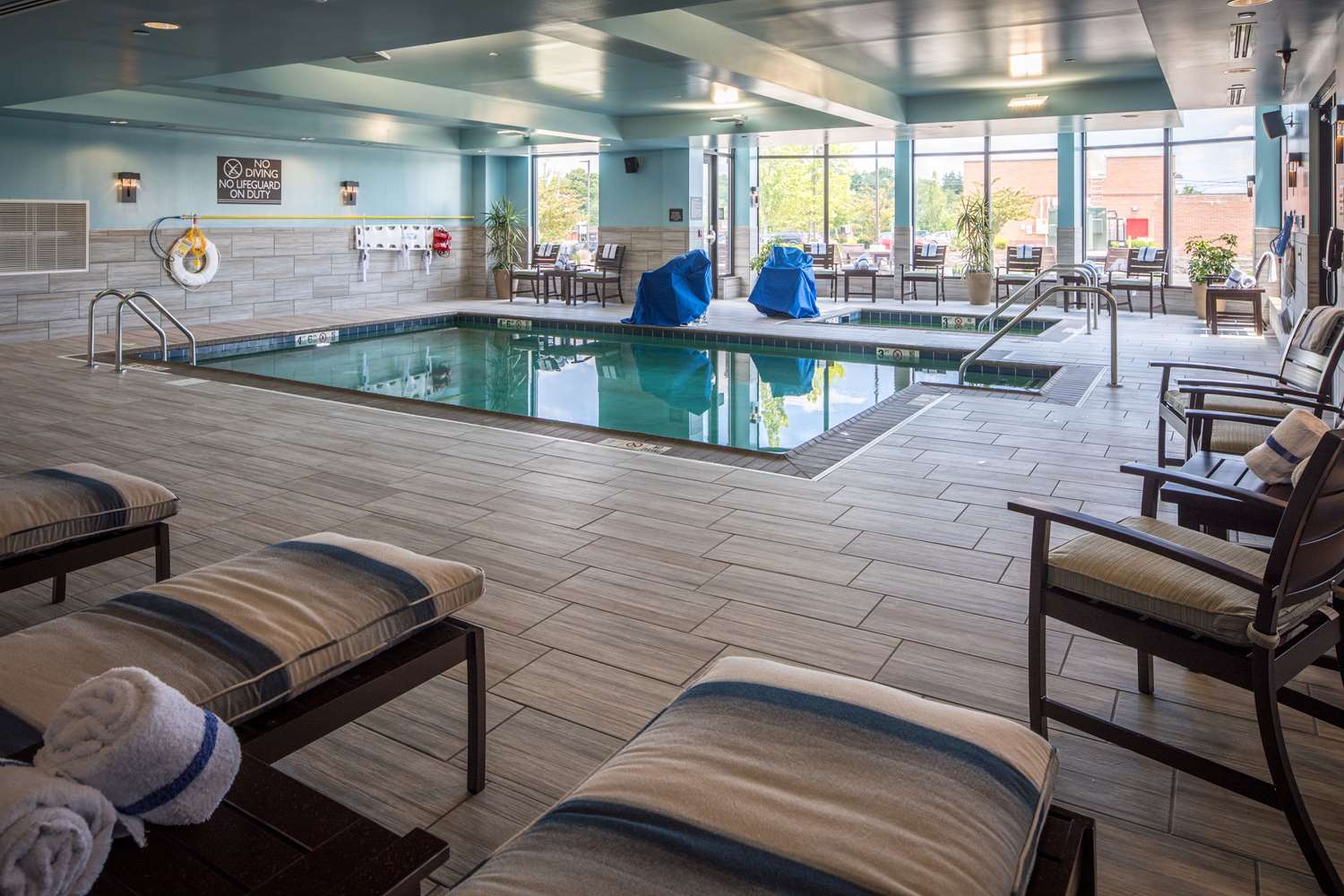 swimming pool spa