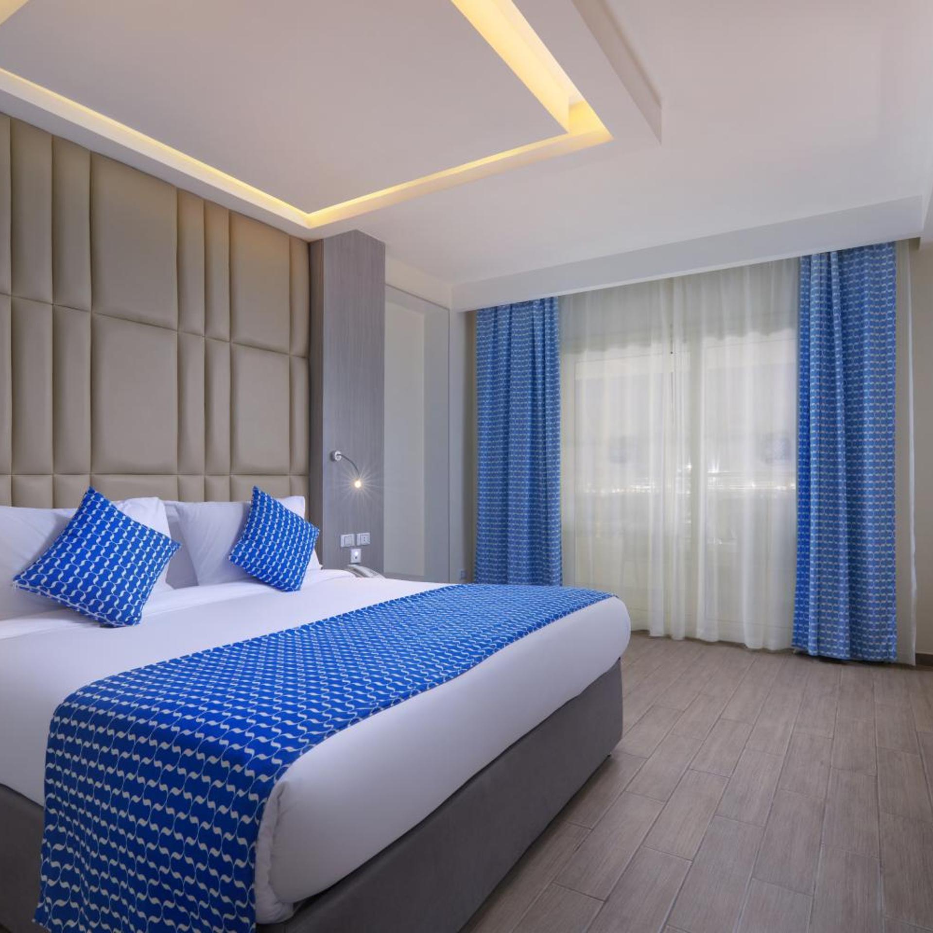 Deluxe, Double Bed, Mountain View