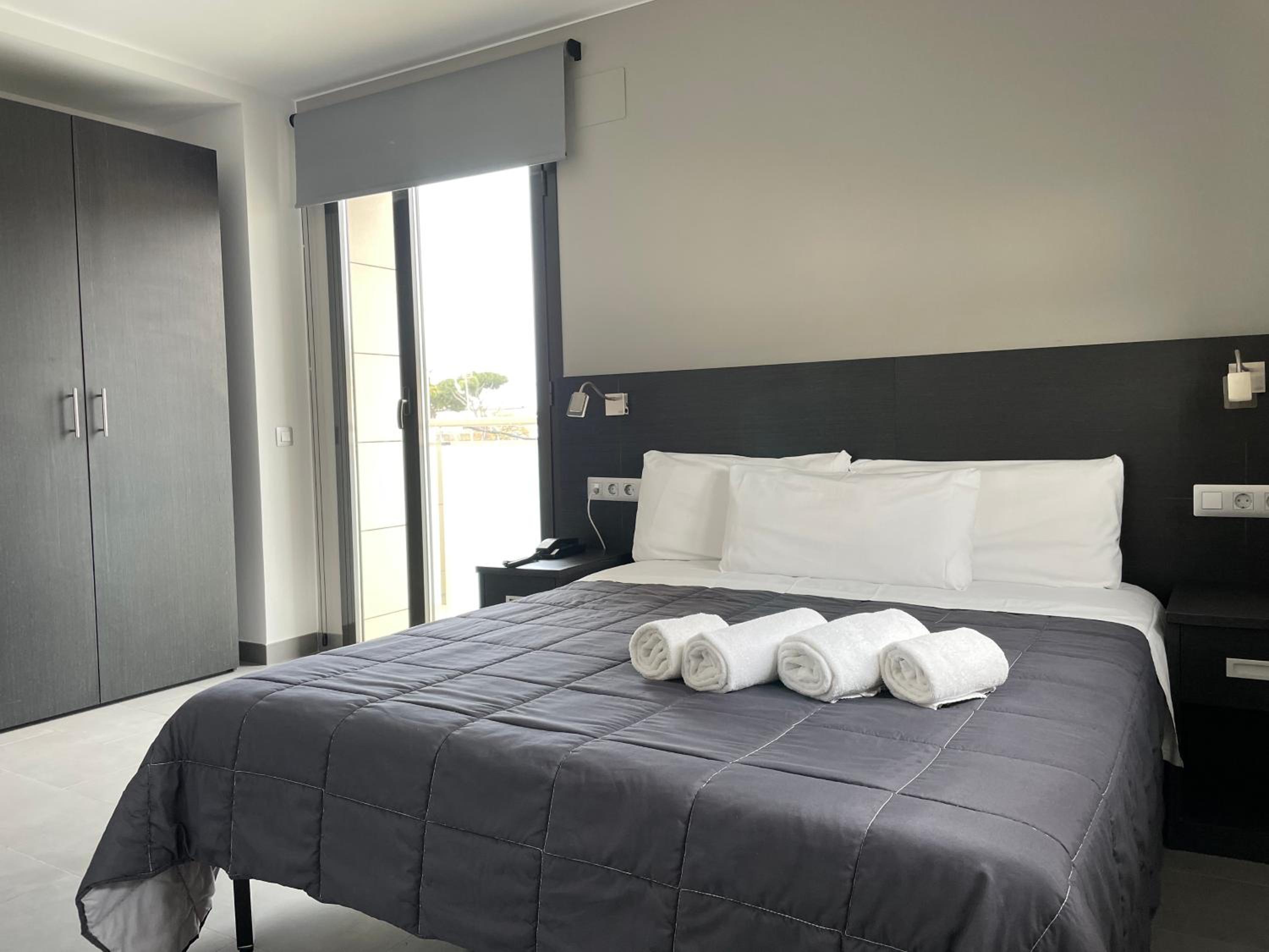 6 Bis HOTEL 23/58